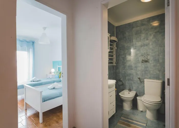 49 - Tiago's Surf House * アトウギア・ダ・バレイア