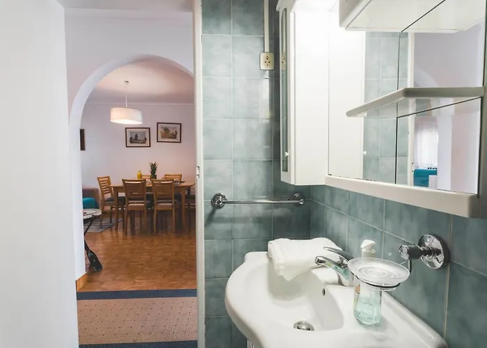 49 - Tiago's Surf House アパート アトウギア・ダ・バレイア